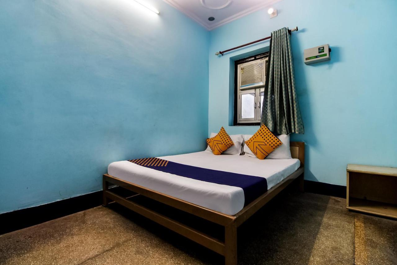 Spot On 40972 Hotel Gurubaksh Rāmpur Eksteriør billede