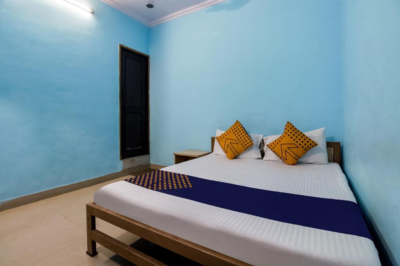 Spot On 40972 Hotel Gurubaksh Rāmpur Eksteriør billede